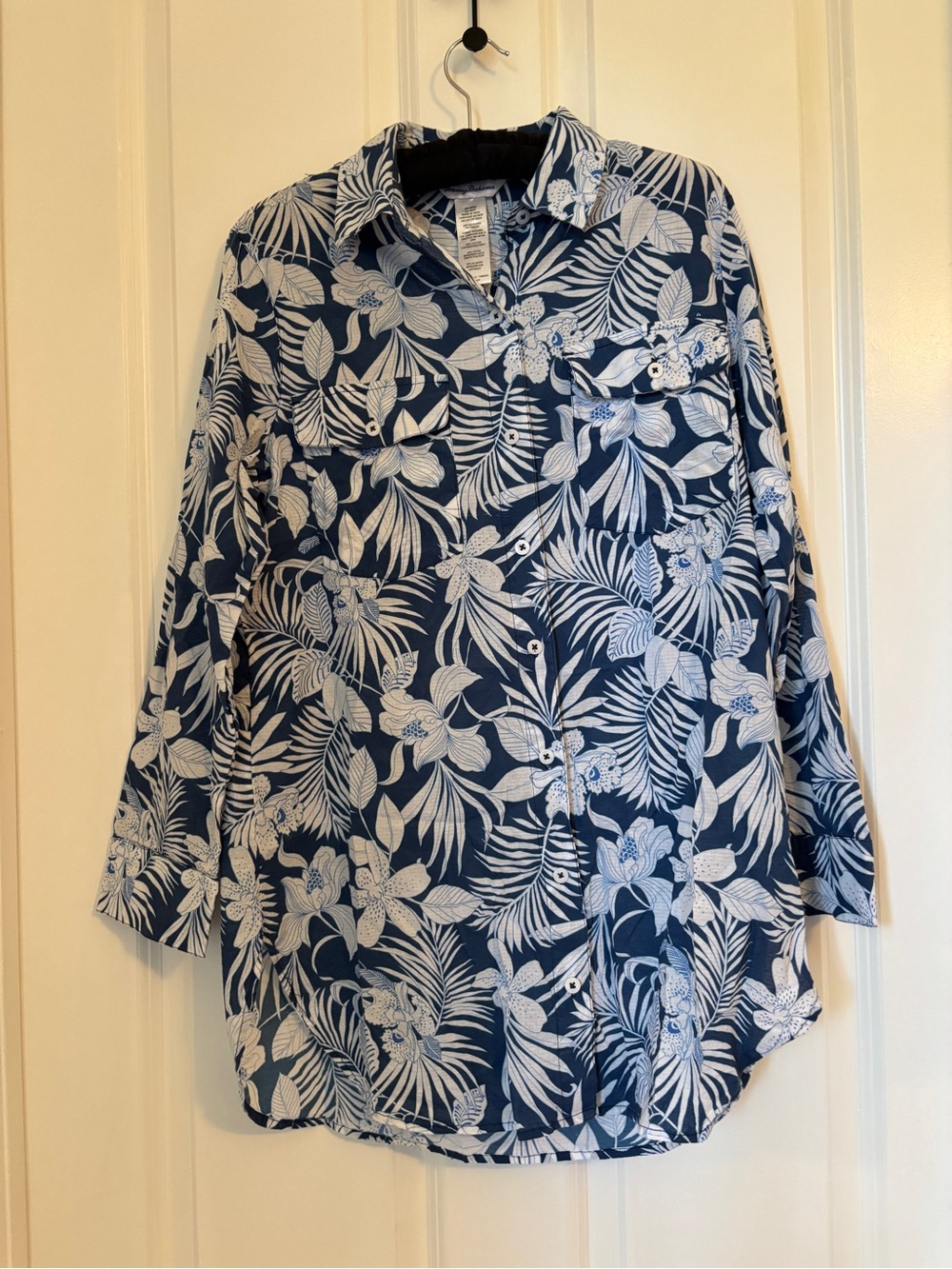 Tommy Bahama Navy & White Tropical Print Tunic Shirt.  Size XS.  Cotton. Pockets
